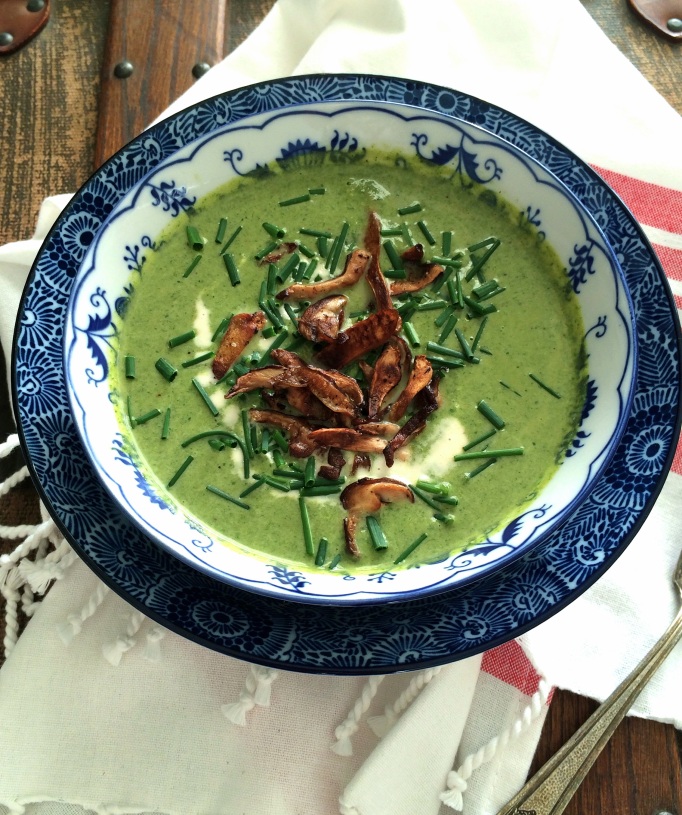 Creamy (vegan) Asparagus Soup with Shiitake “Croutons”